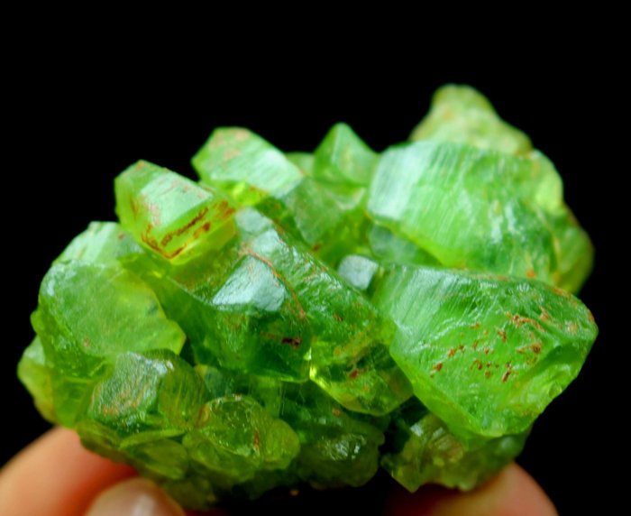 Peridot Meaning: Healing Properties & Everyday Uses